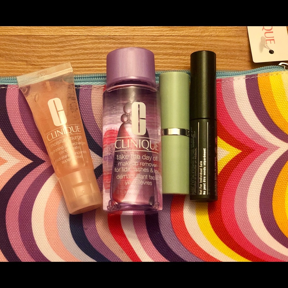 New Clinique 5 piece make up bag set